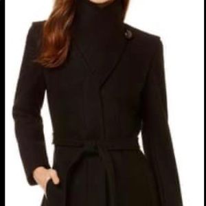 Aritzia Babaton Spencer Coat size S Black